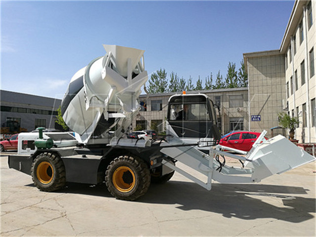 Self loading concrete mixer truck cost