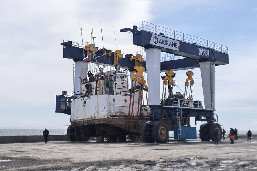 marine travel lift